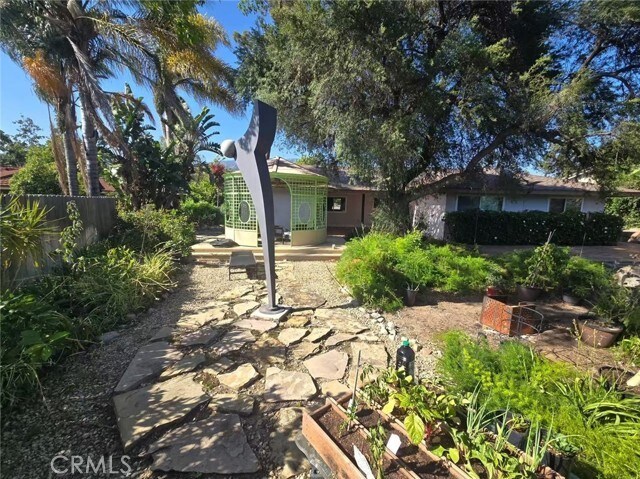 Building Photo - 444 Redlands Ave