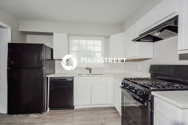 Building Photo - 3 Bedroom Pet-Friendly Home in St. Louis, MO with Main Street Renewal