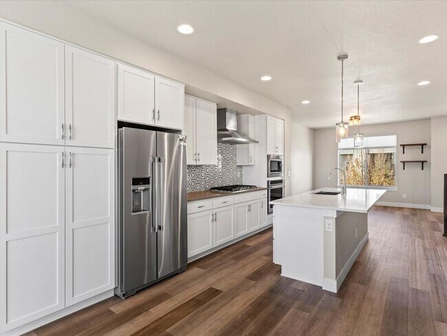 Building Photo - 2504 N Moline St