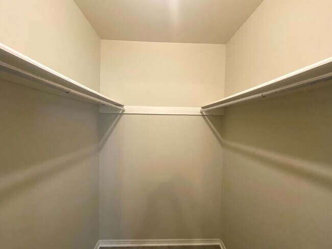 Building Photo - Brookside