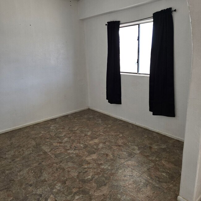 Building Photo - 701 W Soto St