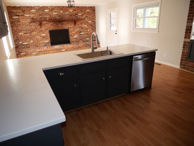 Building Photo - 8 Terrace Dr