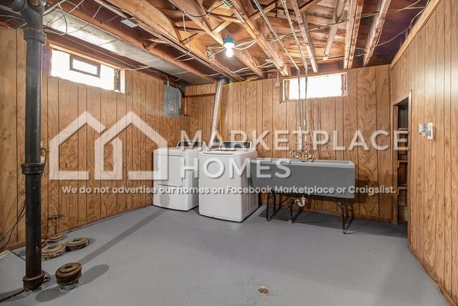 Building Photo - 22578 Raven Ave