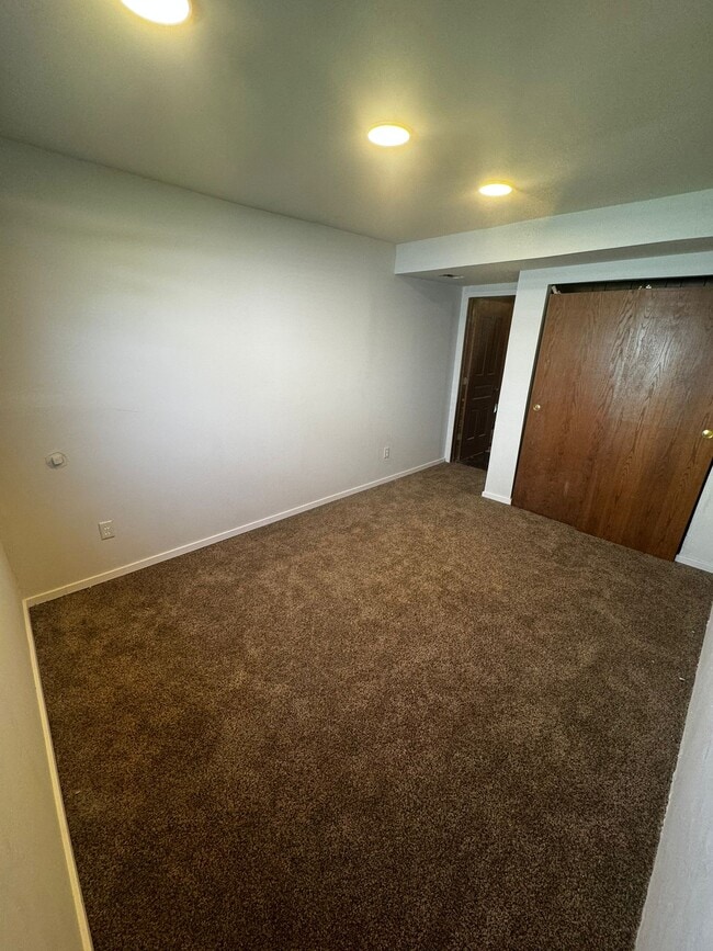 Building Photo - 2213 Crary St