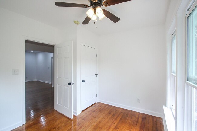 Building Photo - Spacious 4 Bedroom, 2.5 Bath Home in Savan...