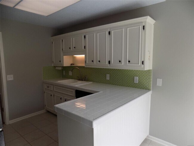 Building Photo - 4602 Cherry Tree Terrace
