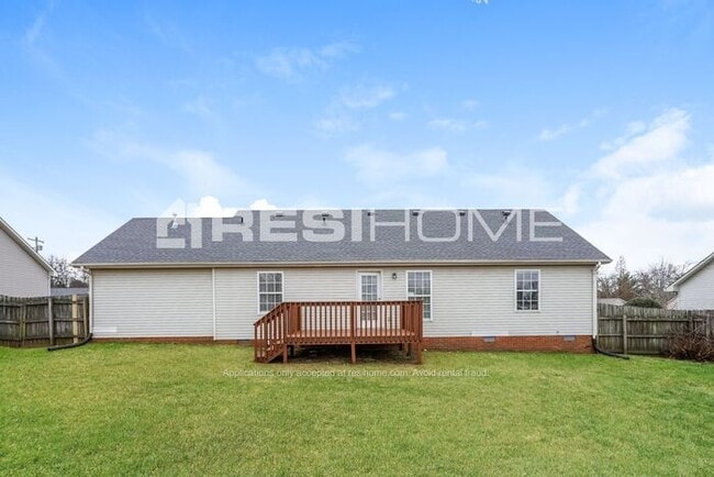 Building Photo - 1607 Wellington Dr