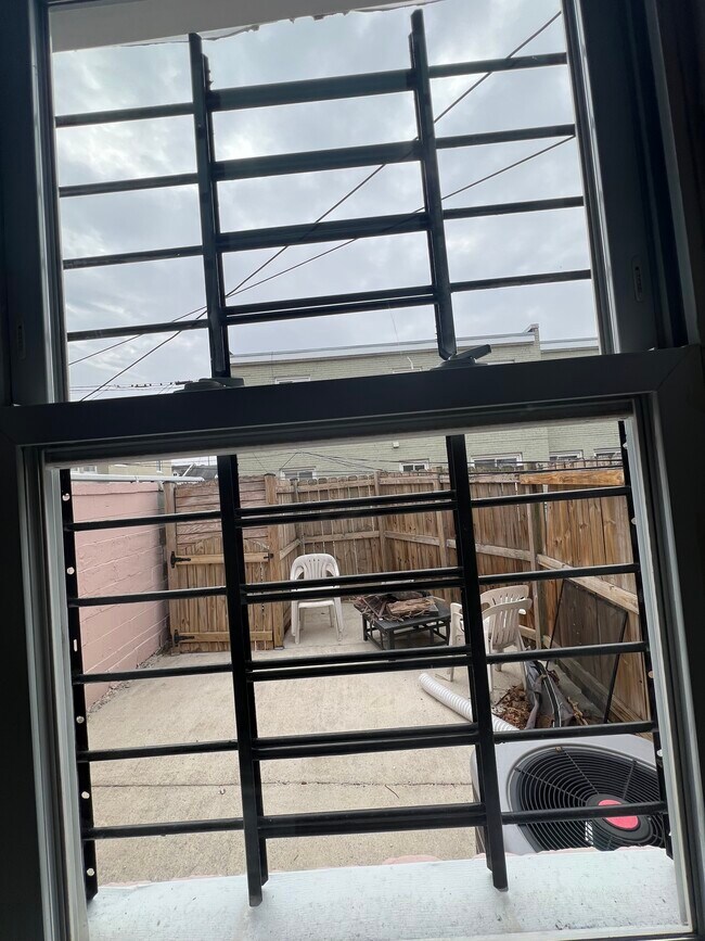 Building Photo - 45 Todd Pl NE