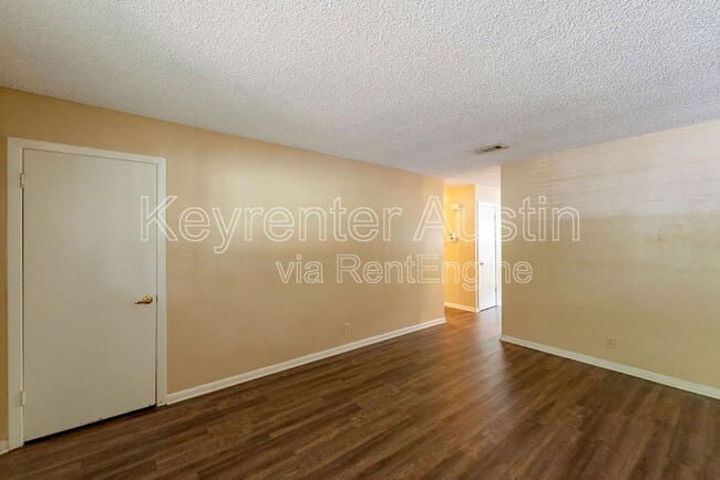 Building Photo - 6513 Woodrow Ave