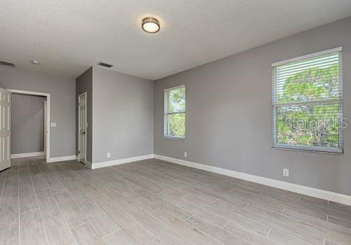 Building Photo - 1648 Bayshore Dr