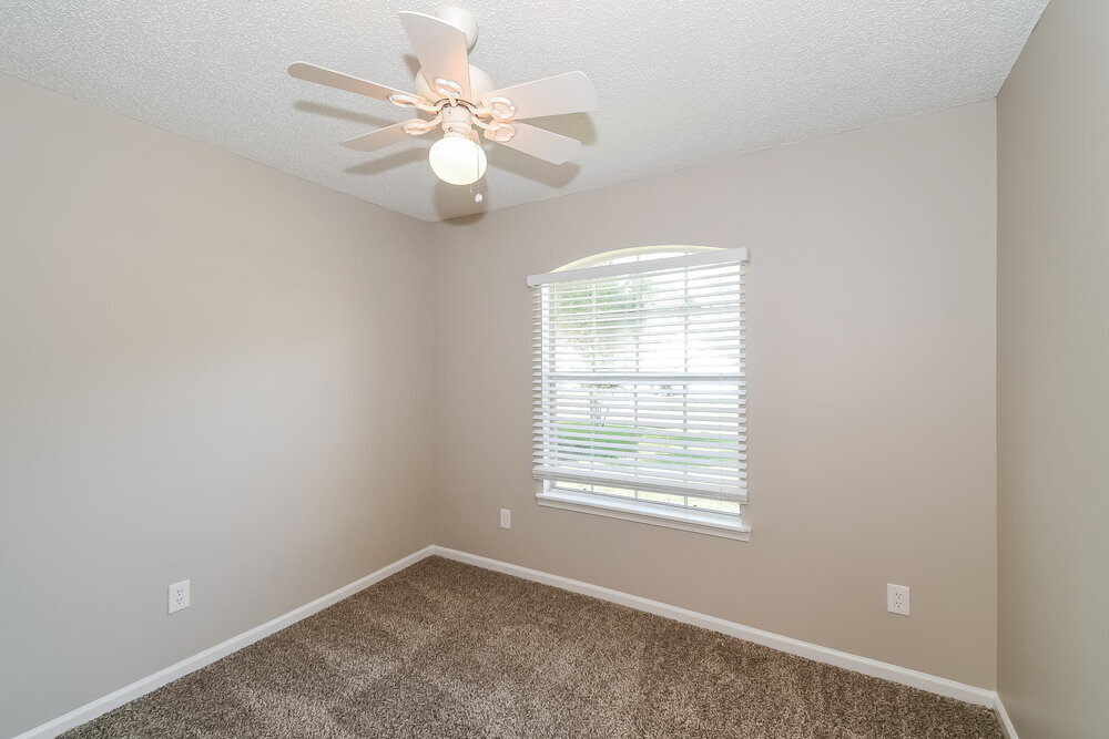 Building Photo - 2056 Eclipse Dr