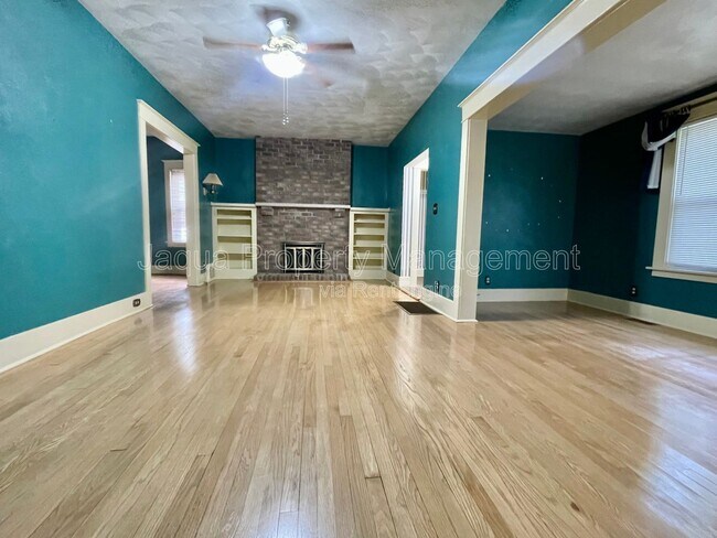 Building Photo - 1526 Royce Ave