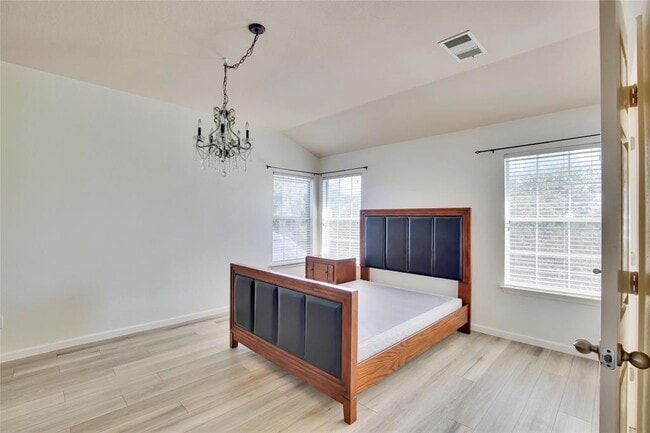 Building Photo - 10321 Beard Ave