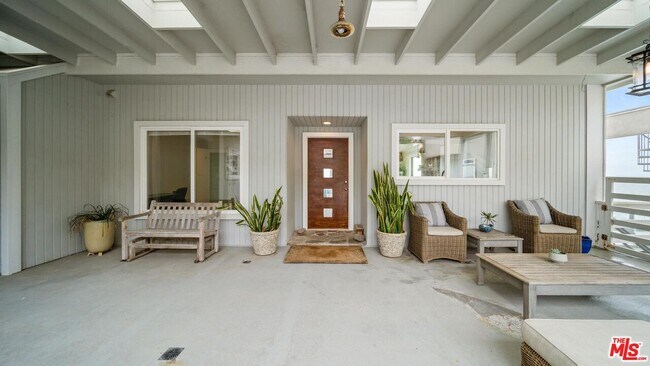 Building Photo - 11358 Pacific Coast Hwy