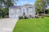 Building Photo - 224 Tennis Ct Ln