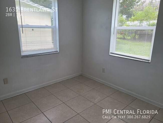 Building Photo - Deltona Bungalow