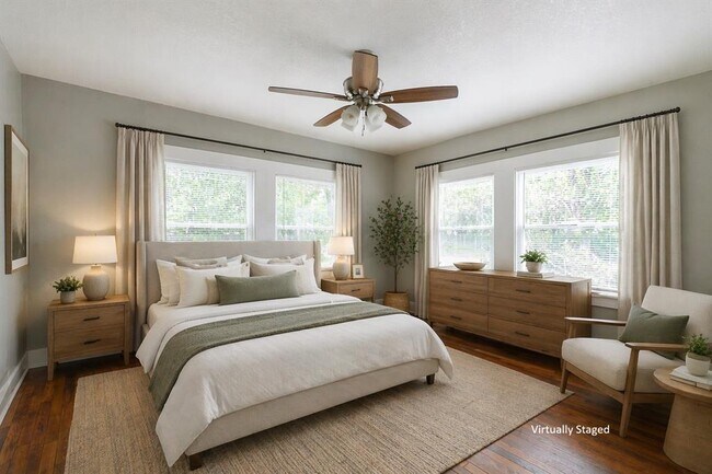 Building Photo - 329 Flores St