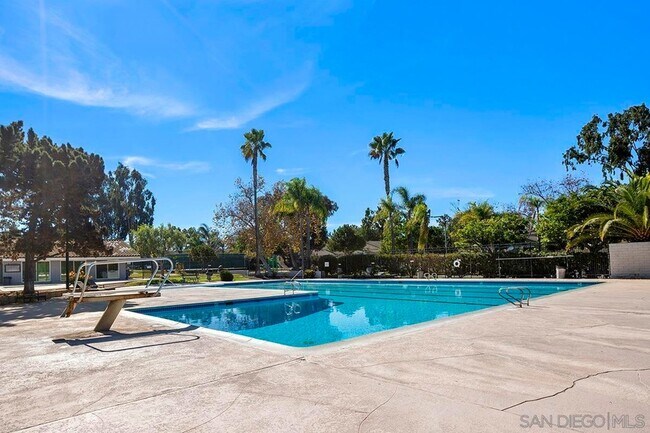 Building Photo - 339 Willowspring Dr N