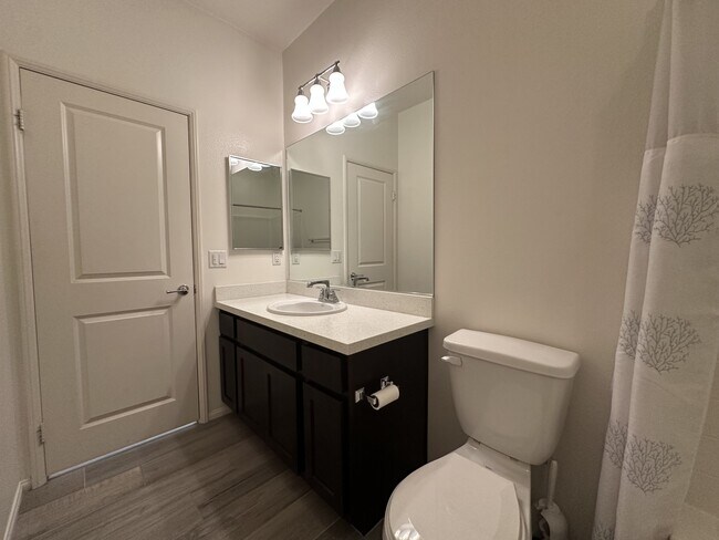 Building Photo - 5617 Buckthorn Ct
