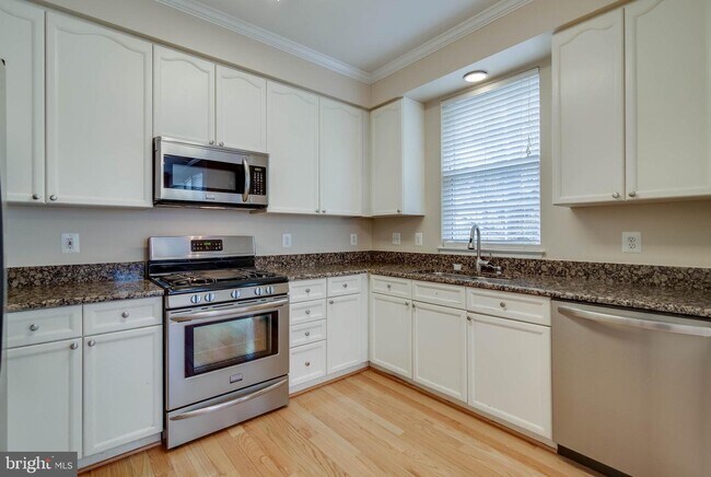 Building Photo - 15704 Renton Ct
