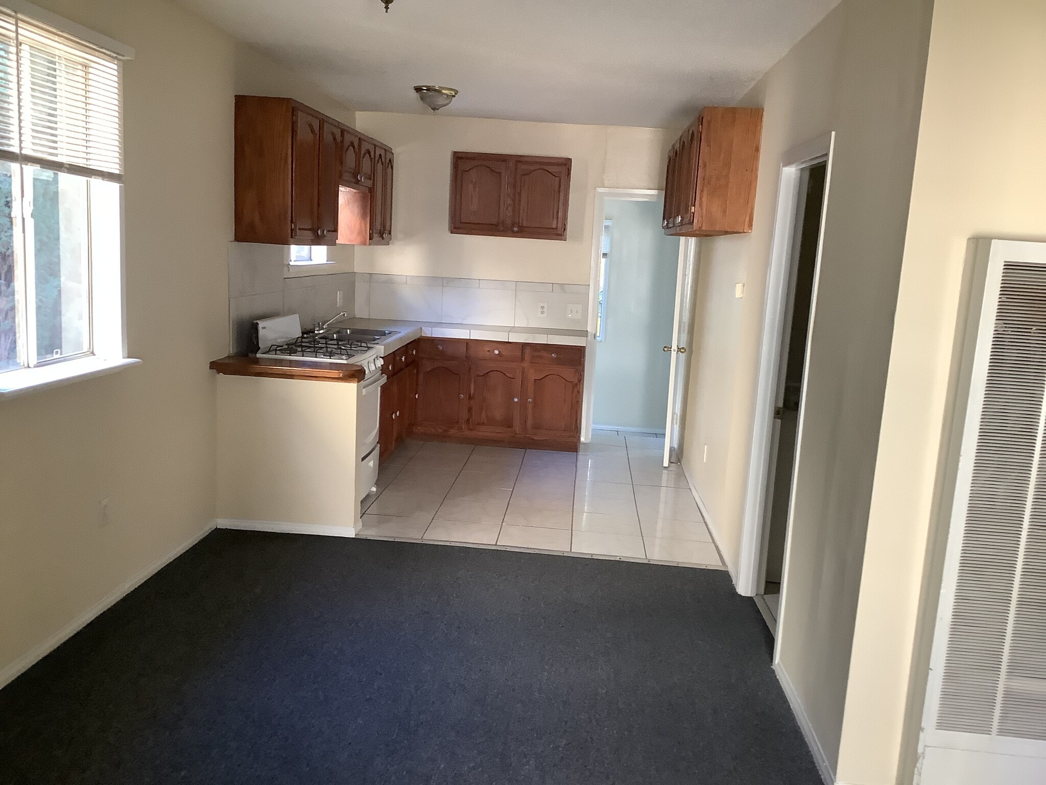 Building Photo - 5730 1/2 La Mirada Ave