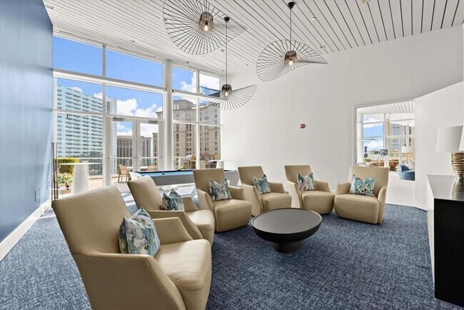 Building Photo - 10 Terminus Luxury 2 Bedroom Condo in Heart of Buckhead