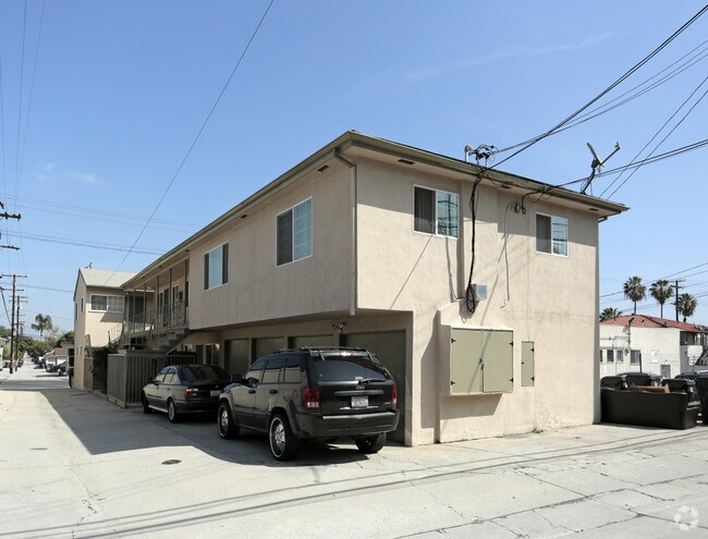 Building Photo - 1080-1084 E Wardlow Rd