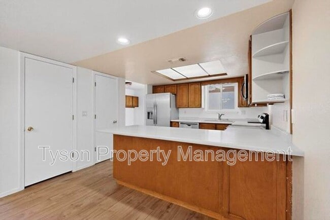 Building Photo - 10713 Towne Park Dr NE