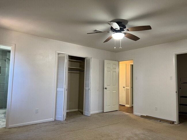 Building Photo - 19 Marble Ct