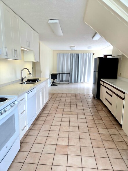 Building Photo - 3246 Kaohinani Dr