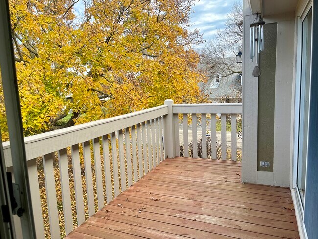 Building Photo - 240 Southwick Ct