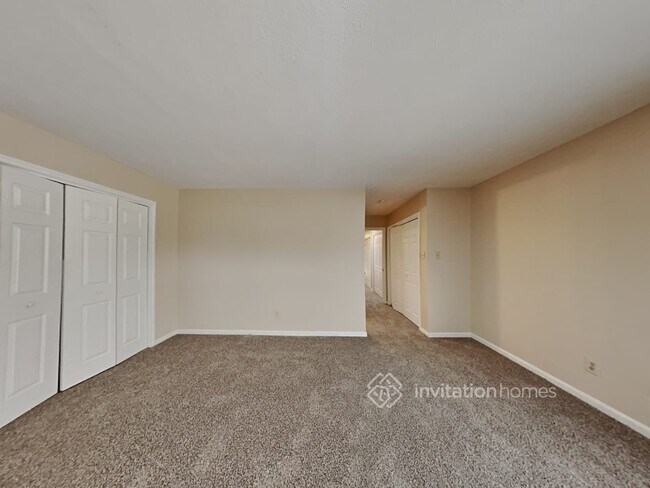 Building Photo - 230 Magic Oaks Dr