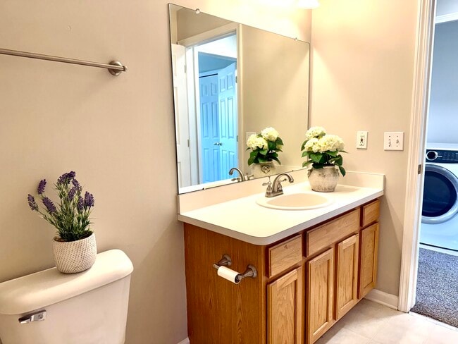 Building Photo - 3083 Promenade Cir