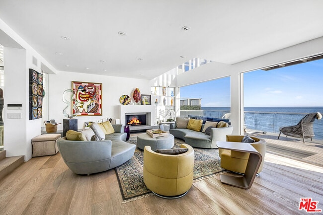 Building Photo - 26940 Malibu Cove Colony Dr