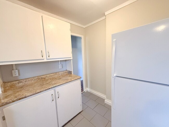 Building Photo - 3-Bedroom Single-Family Home Near TTU with Hardwood Floors and Carport