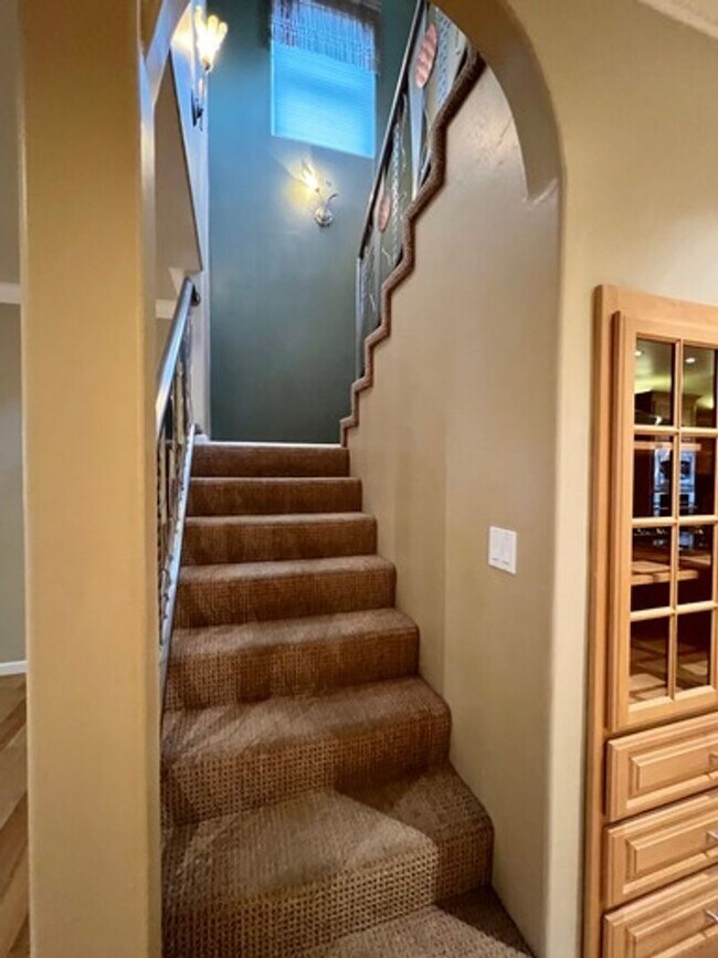 Building Photo - Custom Features, 3 Bedroom, 2 Bathroom, Napa Home