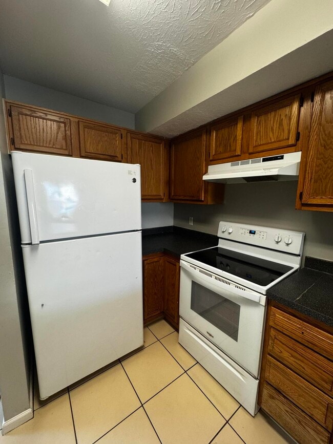 Building Photo - 230 Mousas Way