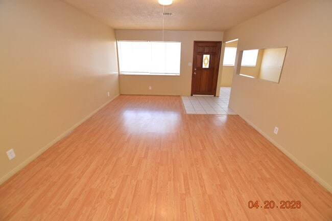 Building Photo - 325 Pershing Dr