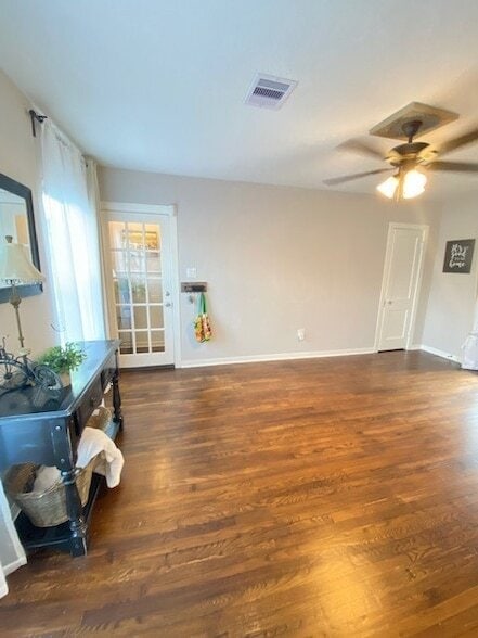 Building Photo - 4705 Park Dr