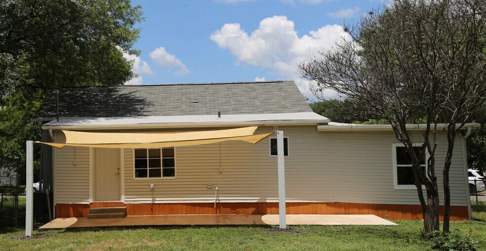 Building Photo - 4010 Neer Ave