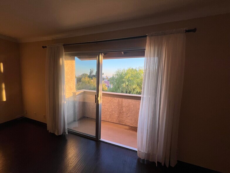 Building Photo - 19225 Index St