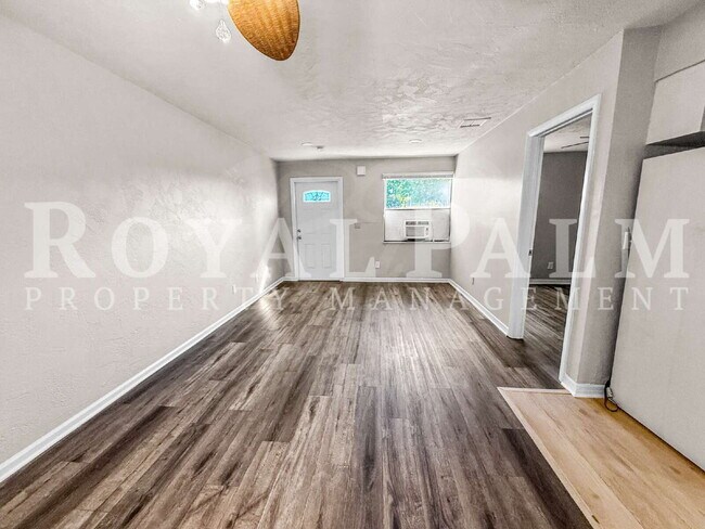 Building Photo - 3744 Estelle Ave