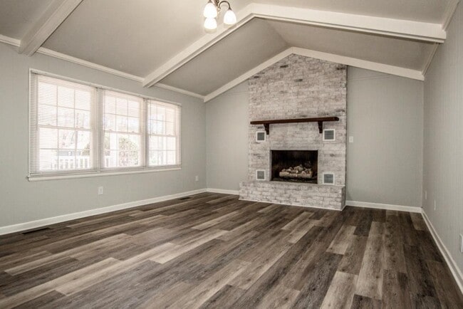 Building Photo - 2089 Rock Springs Cir