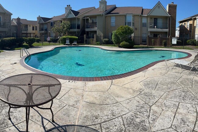 Building Photo - 3600 Jeanetta St