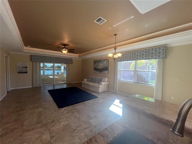 Building Photo - 12660 SW Lakeside Dr