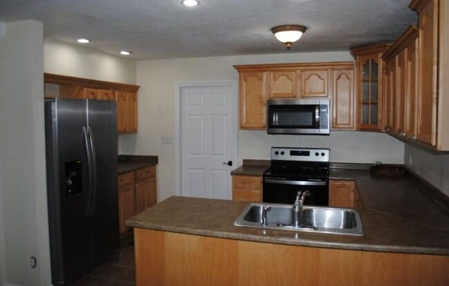 Building Photo - 1830 Wales Dr