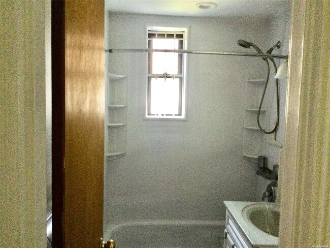 Building Photo - 19-62-62 80th St