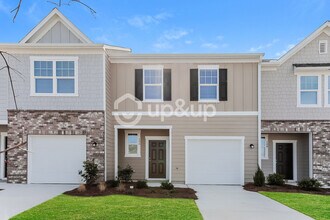 Building Photo - Fantastic 3bd/2.5ba home! Coming soon!