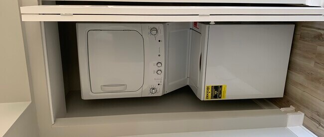 Building Photo - 8141 W 84th Pl