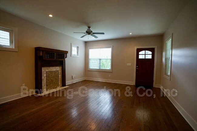 Building Photo - 540C Moore Ave